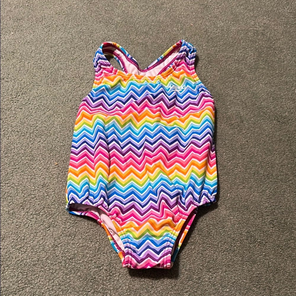 Colorful Zigzag Pattern Swimsuit